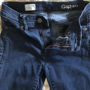 Gap resolution true skinny jeans